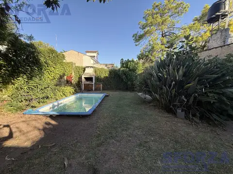 Casa en Venta con 3 cocheras