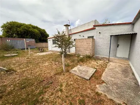 Vivienda más 2 Apartamentos y Depósito