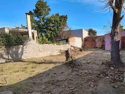 CASA 3 AMBIENTES EN VENTA JOSE C PAZ LOTE 350M2
