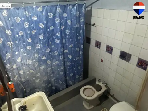 VENTA CASA 4 AMBIENTES AMPLO FONDO EN MARCOS PAZ