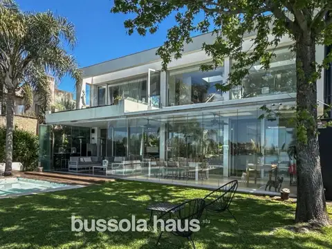Casa en venta al lago en Santa Bárbara
