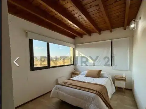Casa en Alquiler con 1 cochera