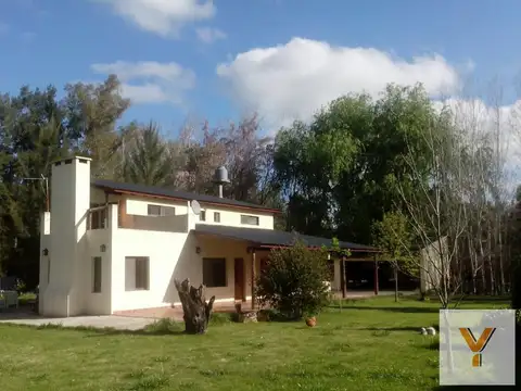 Casa en Venta con 2 cocheras