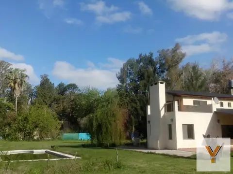 Casa 5 ambientes con 3 baños
