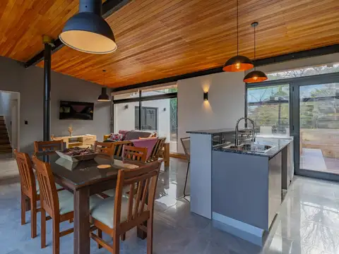 Floreal Gorini y Calle 6