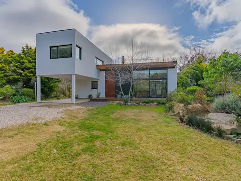 Casa estilo moderno en barrio Chapadmalal