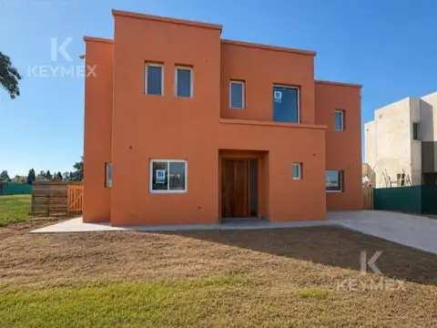 Casa en Venta en Pilar Del Este - Santa Sofia, USD 198.000