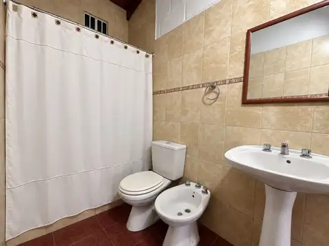 Casa 3 ambientes con 1 baño