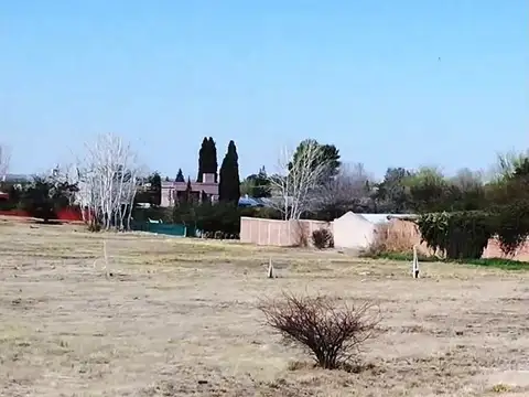 TERRENO EXCLUSIVO DE 8000 M² EN ZONA PREFERENCIAL DE JUANA KOSLAY