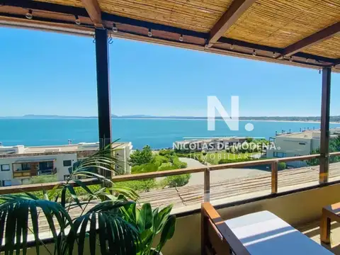 Impecable departamento, comodo e iluminado de 3 dormitorios.