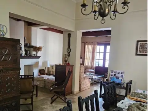 Casa venta Necochea centro 5 dormitorios jardin amplio 2 plantas de categoria oportunidad