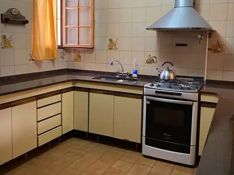 Casa  en Venta ubicado en Quilmes Oeste, Quilmes, G.B.A. Zona Sur - SVN0060_LP583845_1