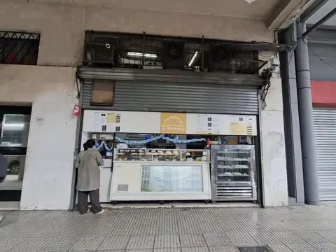 Local en Retiro
