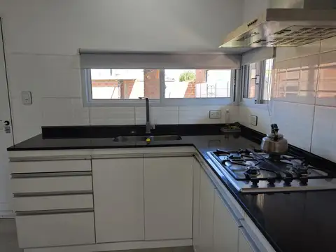 Venta casa de 2 dormitorios+ cochera Lomas de Alicia, Granadero Baigorria