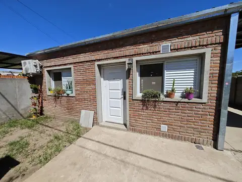 Venta casa de 2 dormitorios+ cochera Lomas de Alicia, Granadero Baigorria