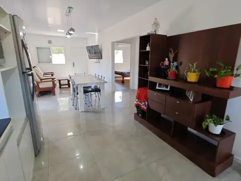 Venta casa de 2 dormitorios+ cochera Lomas de Alicia, Granadero Baigorria