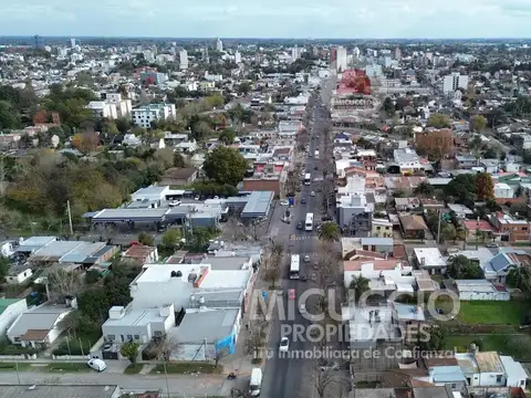 Casa con locales en venta | Av. San Martín N°560 | Escobar
