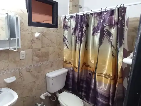 Casa en Alquiler con 1 cochera