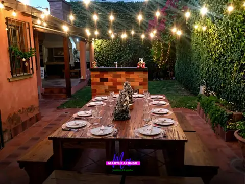Venta casa, 5 ambientes con jardín, parrilla y quincho. San Fernando