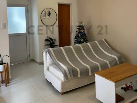 Venta PH 3 amb mas patio reciclado 100% en San Isidro Calabria.