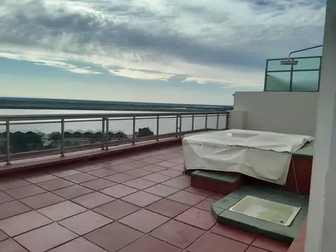 Departamento en Alquiler con 1 cocheras