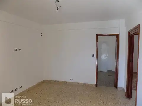 Casa en Alquiler en Hurlingham, $ 950.000