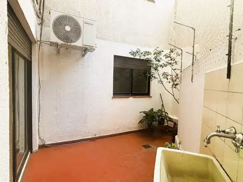 VENTA DEPARTAMENTO 2 AMBIENTES CABALLITO CON PATIO