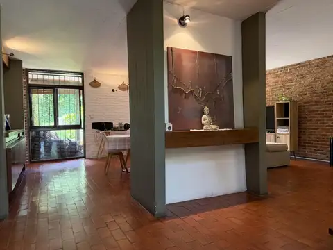 Casa 5 ambientes con 2 baños