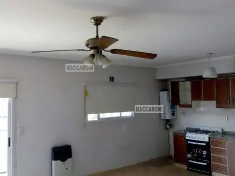 Departamento en Alquiler en Lomas del Mirador, $ 800.000