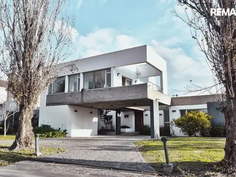 Casa Moderna en venta en la Concepcion Lujan