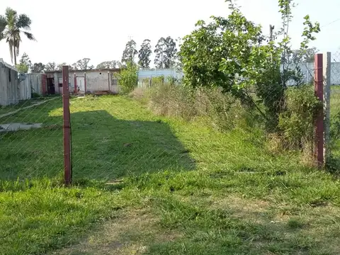 Lote con casa ubicado en  el barrio Las Campanas