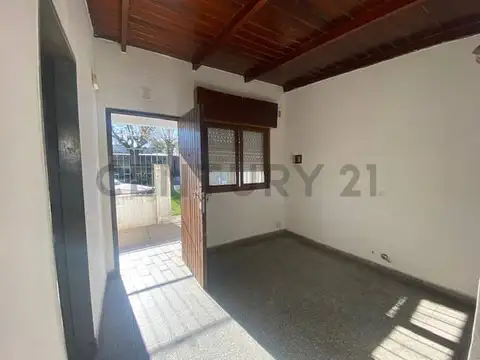 73 entre 26 y 27 1500, Piso 0