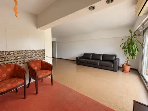 Departamento 4 ambientes con 2 baños