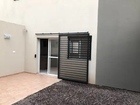 LOPEZ Y PLANES 2200, Piso P.B.