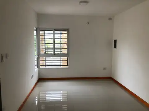 Casa en Alquiler con 1 cochera