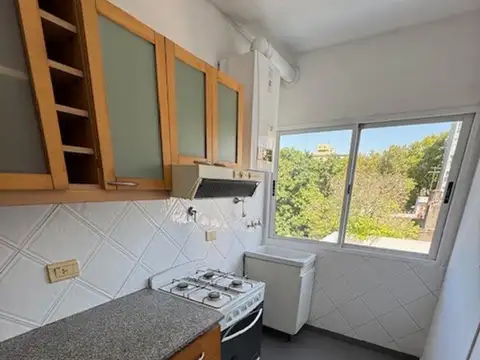 PELLEGRINI 1900, Piso 2°