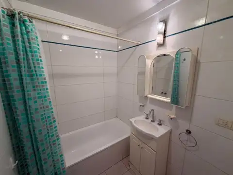 Alquiler. PH. 2 Ambientes. Patio. Villa Urquiza