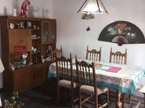 Casa 5 ambientes con 1 baño