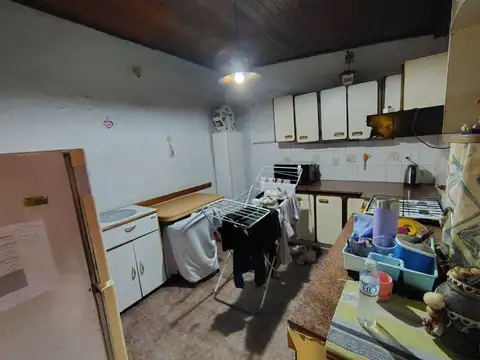 Casa 6 ambientes con 2 baños