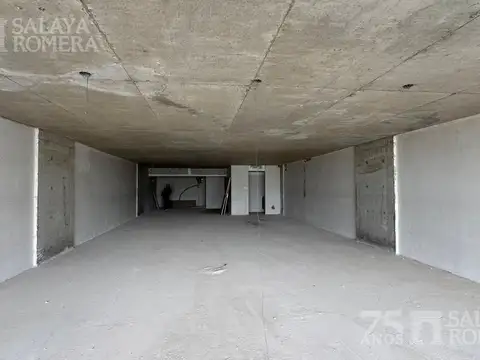 Oficina en Venta con 2 cocheras