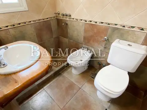 Casa 3 ambientes con 4 baños