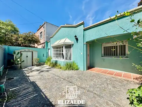 Florencio Varela y Suipacha - Casa con jardín y pileta - Impecable - Venta