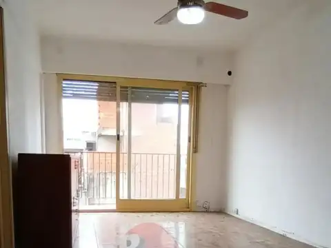 HERMOSO DEPTO 2 AMB. - FRENTE CON BALCON CORRIDO - MB/ESTADO