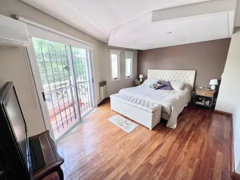 Casa 4 ambientes con 3 baños