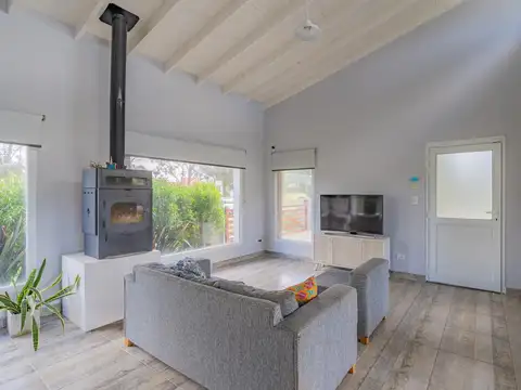 Casa sobre dos lotes en el entorno de Chapadmalal
