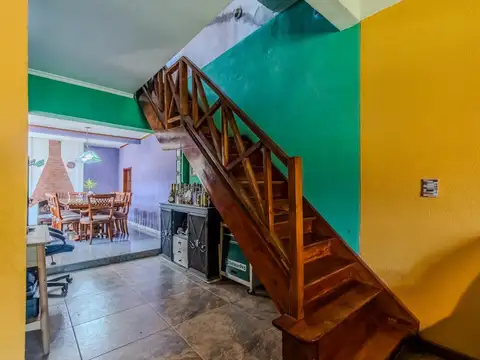 Casa en Venta con 3 cocheras