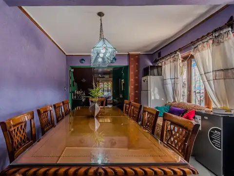 Casa 4 ambientes con 2 baños