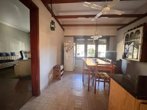 Venta Casa 4 ambientes + playroom con habitación San Isidro