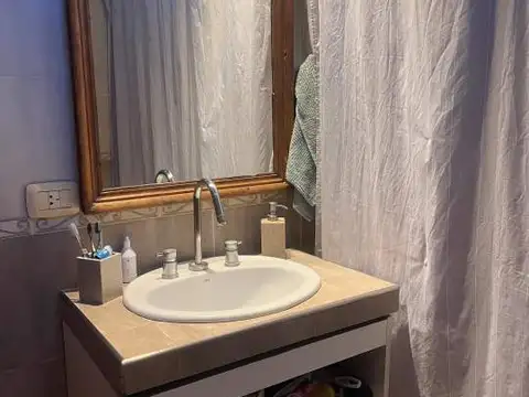 Casa 5 ambientes con 4 baños