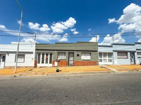 EN VENTA CASA ZONA VILLA ITALIA TANDIL